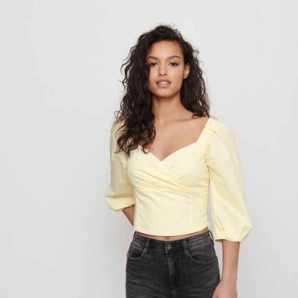 Dynamite yellow blouse with lantern sleeves  and sweetheart neckline in sz XS - Picture 3 of 7